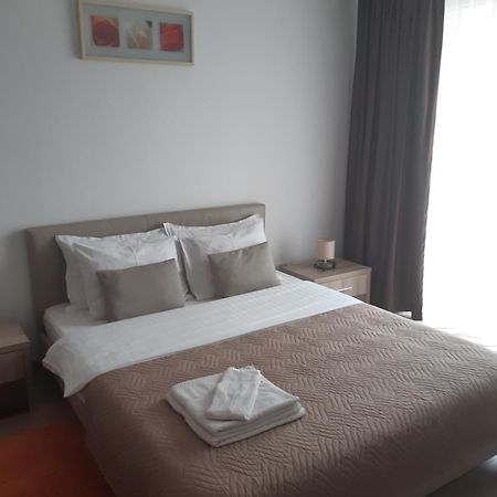 Apartament Marcel - Coresi Mall Braşov Exteriör bild