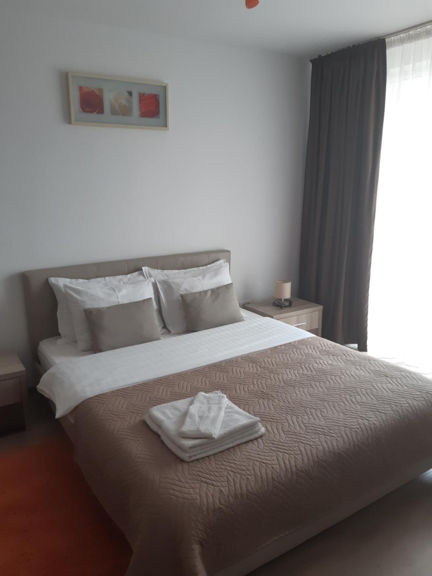 Apartament Marcel - Coresi Mall Braşov Exteriör bild